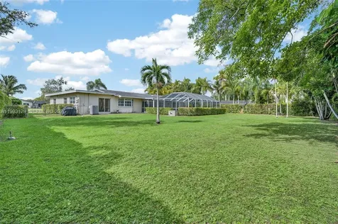 10753 SW 118th Street Miami FL 33176