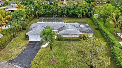 10753 SW 118th Street Miami FL 33176