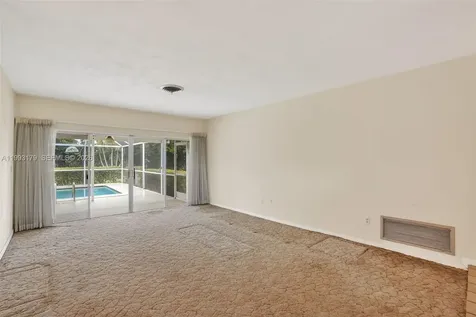 10753 SW 118th Street Miami FL 33176