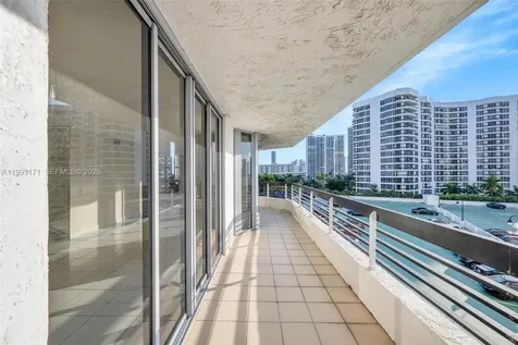 3530 Mystic Pointe Drive Aventura FL 33180