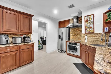 340 W 55th Street Hialeah FL 33012