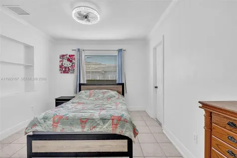340 W 55th Street Hialeah FL 33012