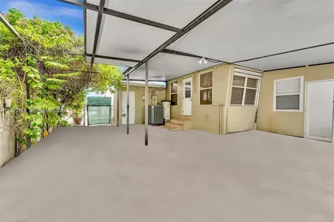340 W 55th Street Hialeah FL 33012