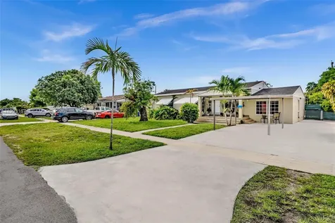 340 W 55th Street Hialeah FL 33012