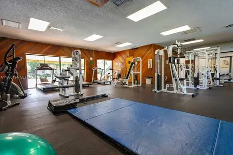 5252 NE 6th Avenue Oakland Park FL 33334