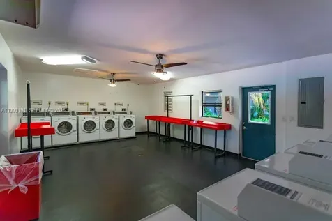 5252 NE 6th Avenue Oakland Park FL 33334