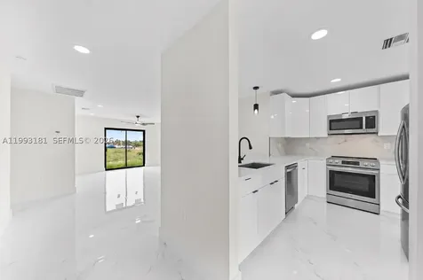 2501 E 15th Street Lehigh Acres FL 33972