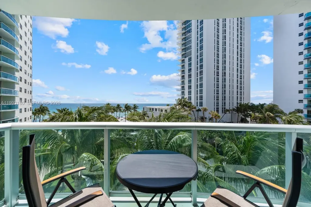 Hollywood FL 33019