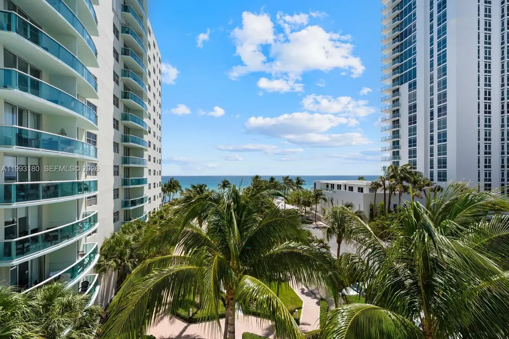Hollywood FL 33019