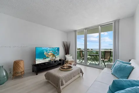 Hollywood FL 33019