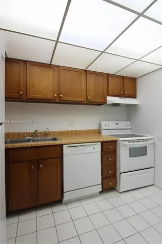 3690 Inverrary Drive Lauderhill FL 33319