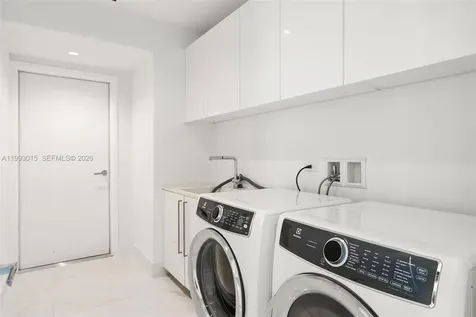 18501 Collins Avenue Sunny Isles Beach FL 33160