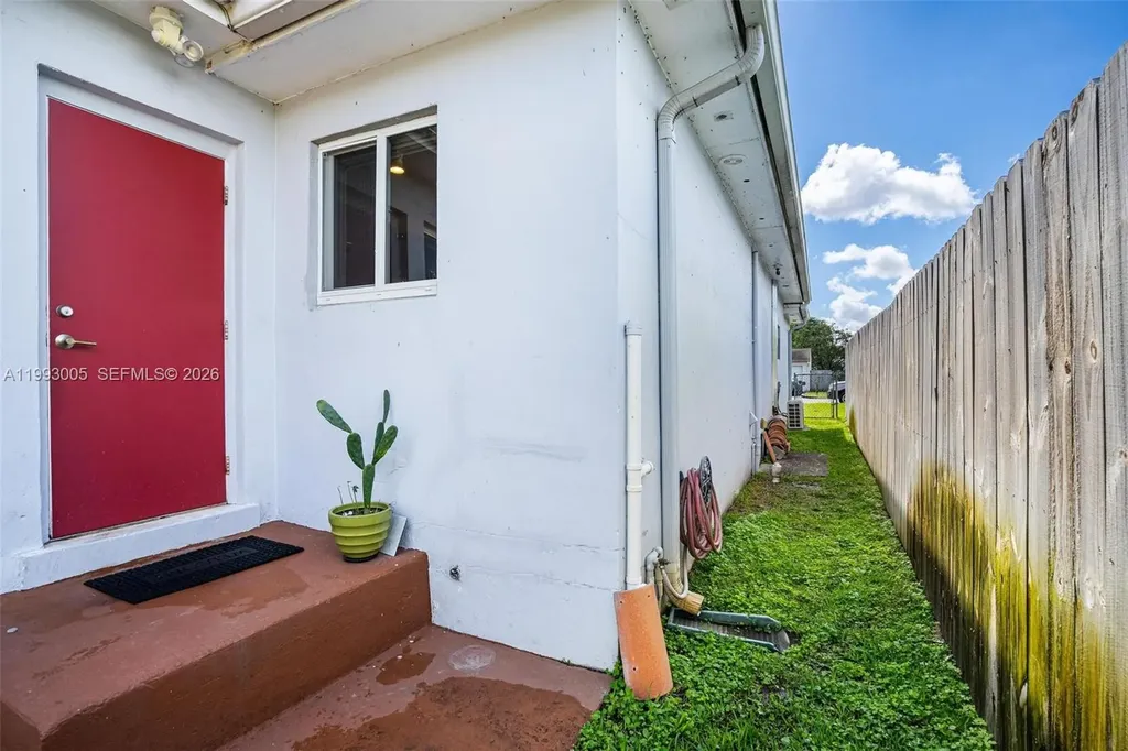 2923 Madison Street Hollywood FL 33020