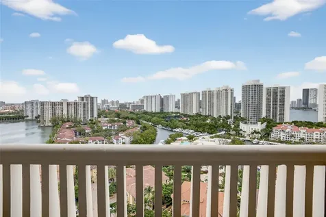 1000 Island Boulevard Aventura FL 33160