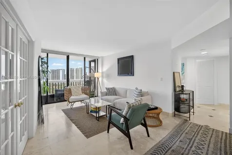 1000 Island Boulevard Aventura FL 33160