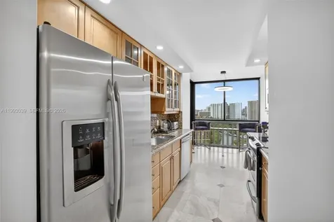 1000 Island Boulevard Aventura FL 33160