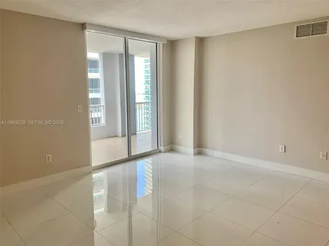 170 SE 14th Street Miami FL 33131