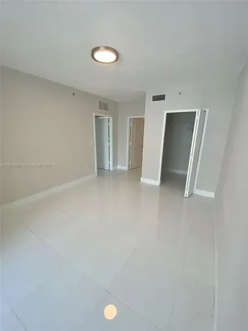 170 SE 14th Street Miami FL 33131