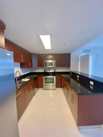 170 SE 14th Street Miami FL 33131