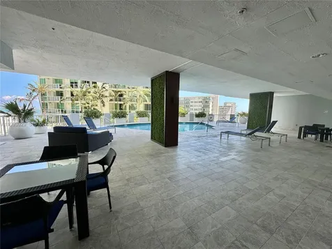 170 SE 14th Street Miami FL 33131