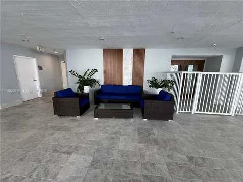170 SE 14th Street Miami FL 33131