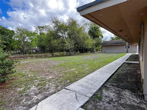 13587 N 77th Place N Unincorporated Palm Beach FL 33412