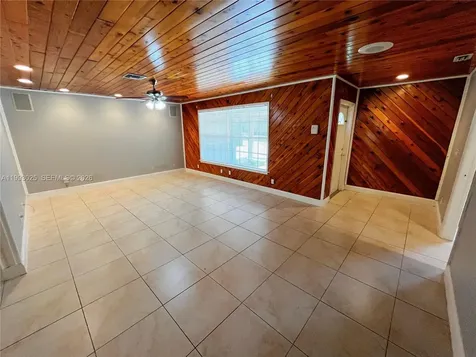 13587 N 77th Place N Unincorporated Palm Beach FL 33412