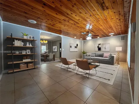 13587 N 77th Place N Unincorporated Palm Beach FL 33412