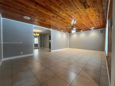 13587 N 77th Place N Unincorporated Palm Beach FL 33412