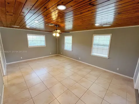 13587 N 77th Place N Unincorporated Palm Beach FL 33412