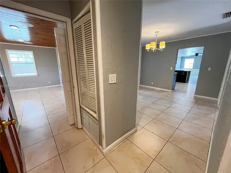 13587 N 77th Place N Unincorporated Palm Beach FL 33412