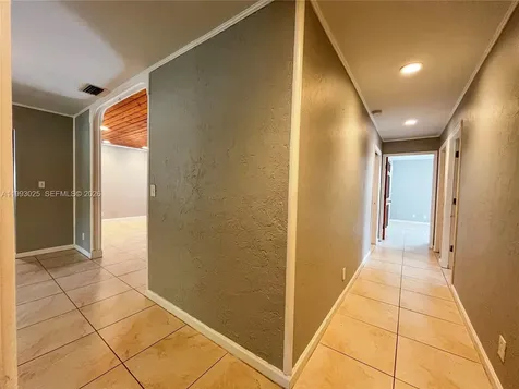 13587 N 77th Place N Unincorporated Palm Beach FL 33412