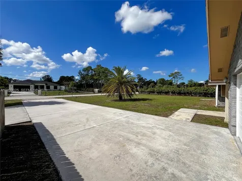 13587 N 77th Place N Unincorporated Palm Beach FL 33412