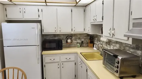 3401 N Country Club Drive Aventura FL 33180