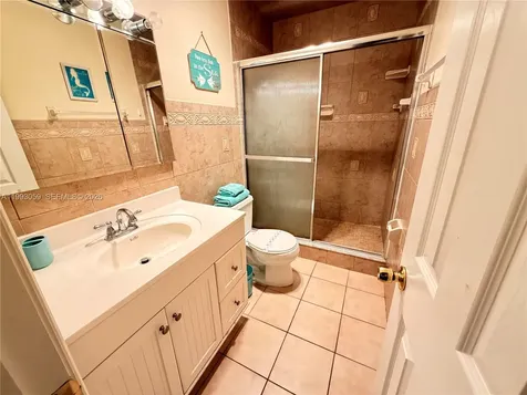 1520 Mckinley Street Hollywood FL 33020