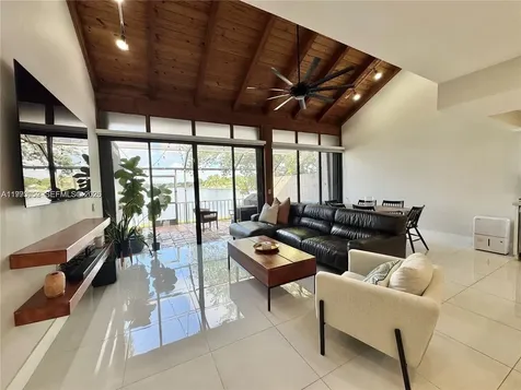 1490 NW 113th Way Pembroke Pines FL 33026