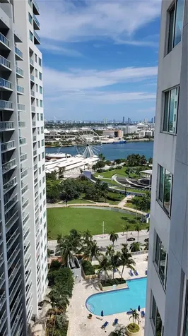 253 NE 2nd Street Miami FL 33132