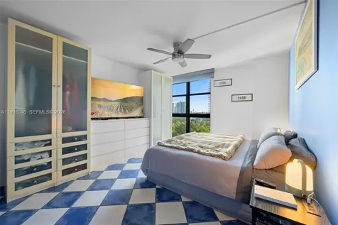 9 Island Avenue Miami Beach FL 33139