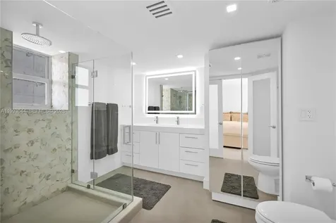 5555 Collins Avenue Miami Beach FL 33140