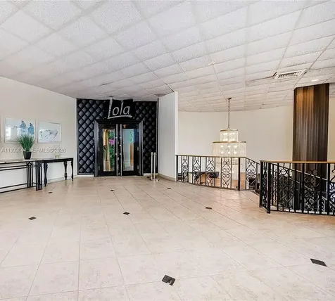 5555 Collins Avenue Miami Beach FL 33140