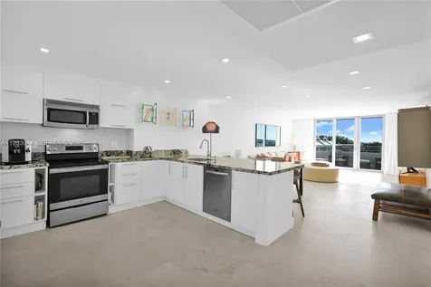 5555 Collins Avenue Miami Beach FL 33140