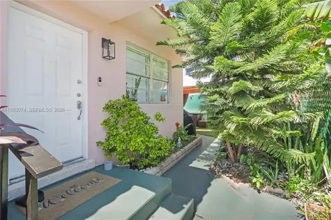 3675 NW 5th Street Miami FL 33125