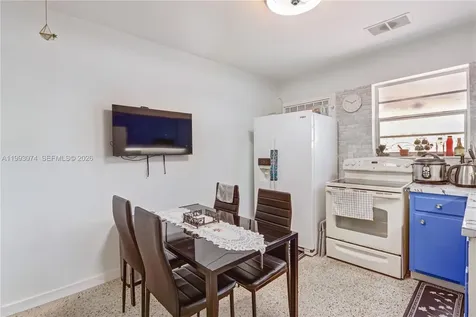 3675 NW 5th Street Miami FL 33125