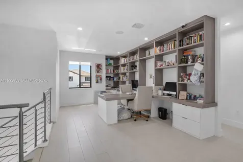 8019 NW 46th Terrace Doral FL 33166