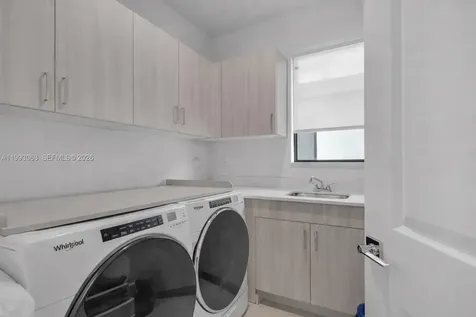 8019 NW 46th Terrace Doral FL 33166