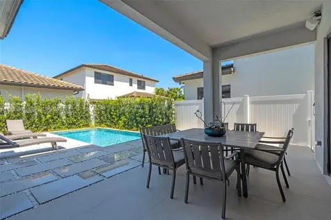 8019 NW 46th Terrace Doral FL 33166