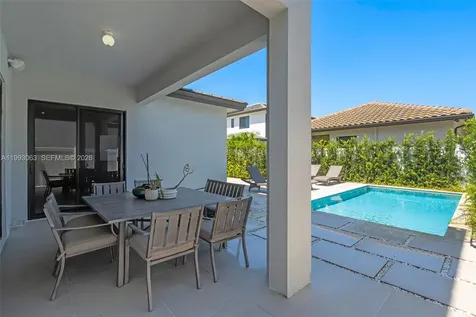 8019 NW 46th Terrace Doral FL 33166