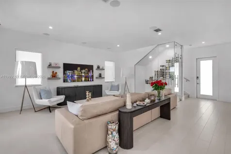 8019 NW 46th Terrace Doral FL 33166