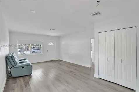4326 NW 4th Street Miami FL 33126