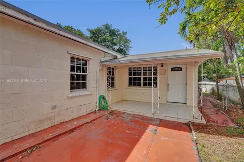 4326 NW 4th Street Miami FL 33126